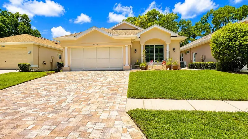5561 Legend Hills Ln, FL