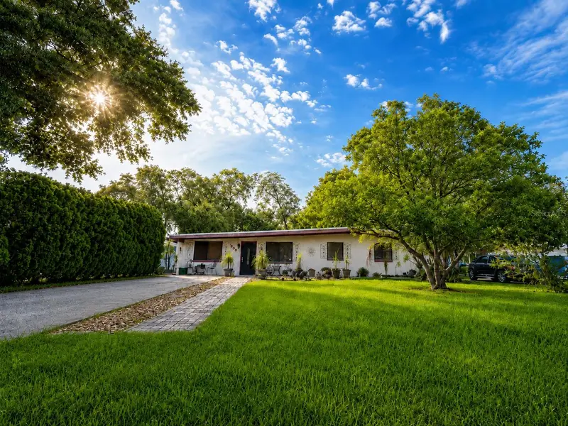 608 Dixie Ln, FL
