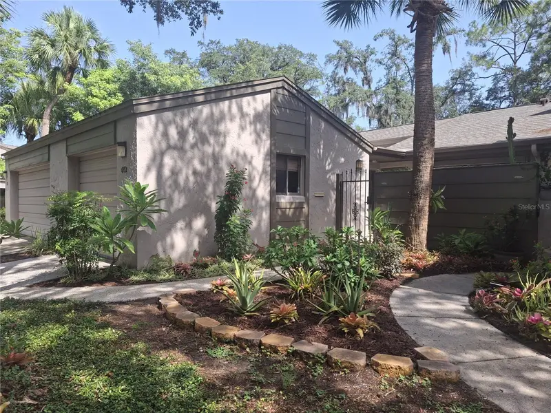 602 Woodridge Dr, FL