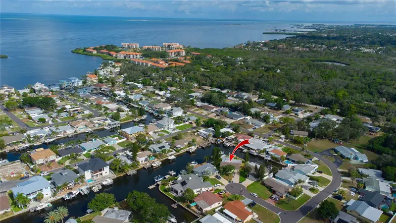 318 Circle Dr, FL