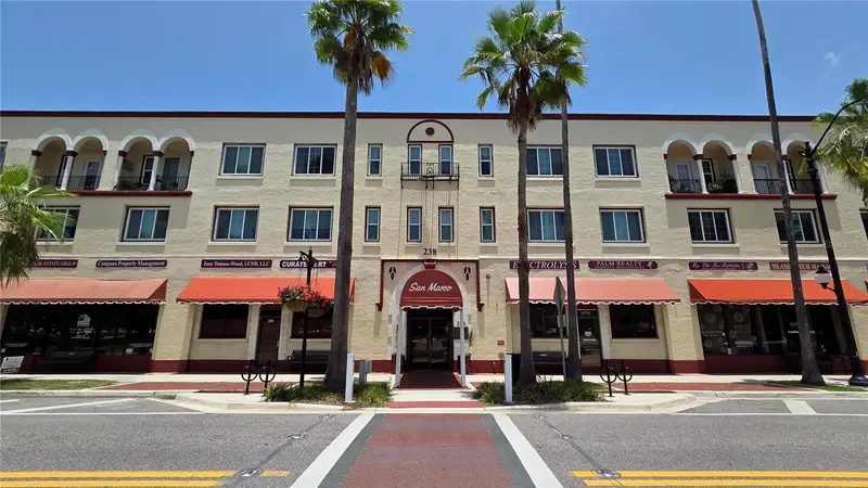 238 Tampa Ave W #221, FL