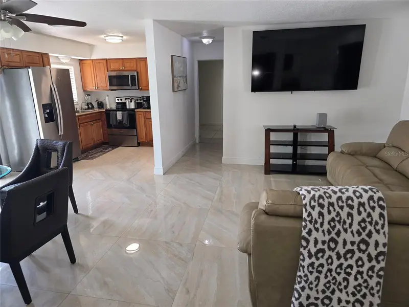 537 Melody Cir, FL