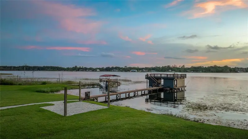 736 Lake Winnemissett Dr, FL