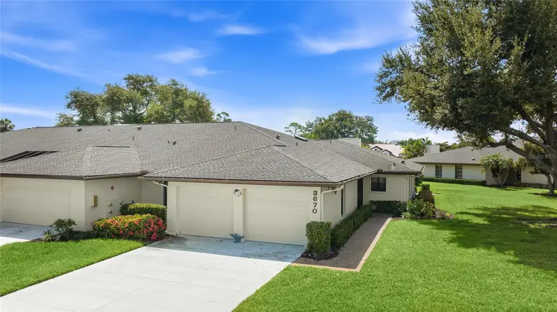 3670 Gleneagle Dr #8a, FL