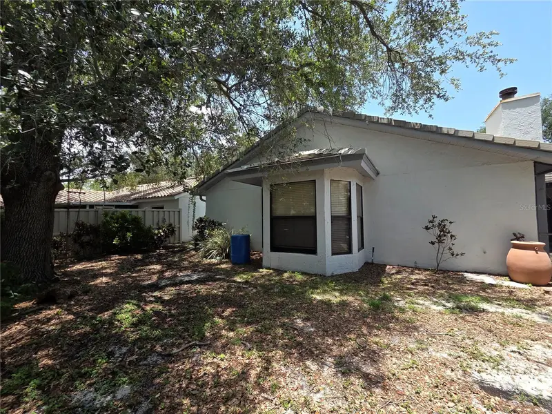 596 Quintana Pl Ne, FL