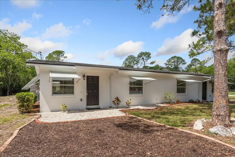 104 & 106 N Driftwood Ln, FL