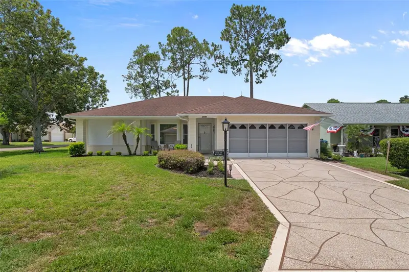 7196 Crown Oaks Dr, FL