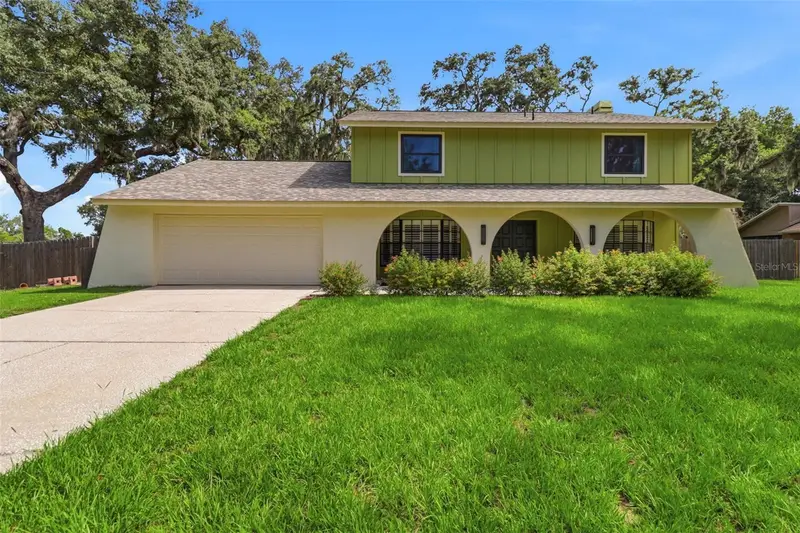 302 Bloomingfield Dr, FL