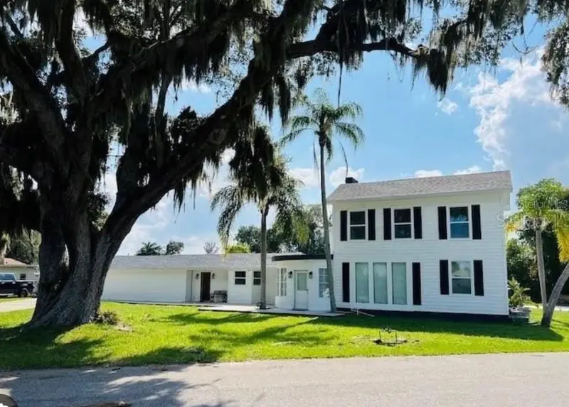 812 Tropical Dr, FL