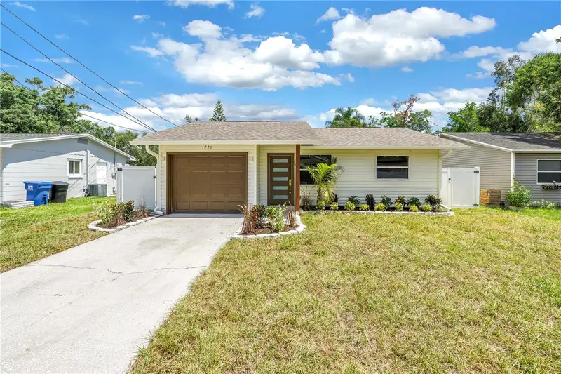 1221 36th Ter N, FL