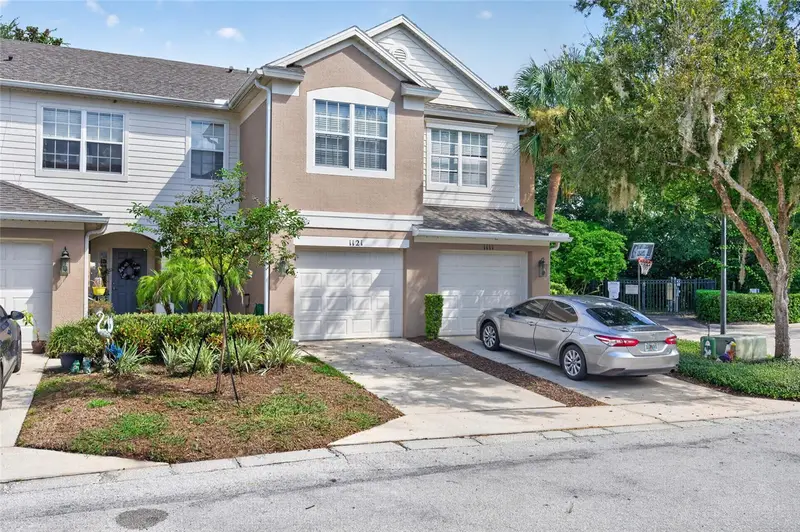 1121 Loyola Ct, FL