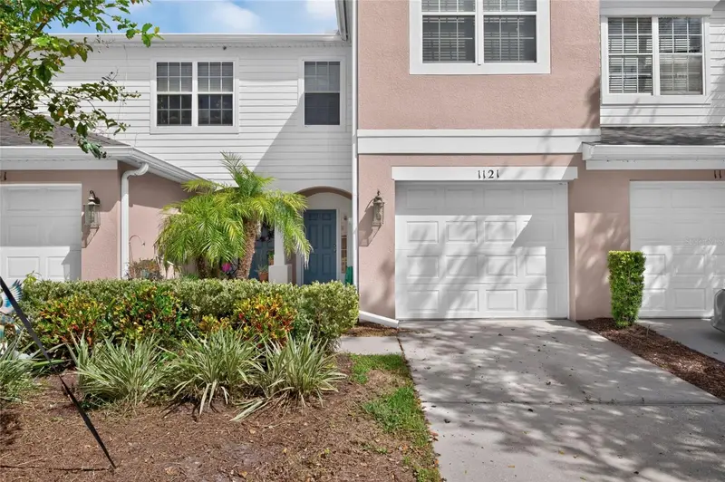 1121 Loyola Ct, FL