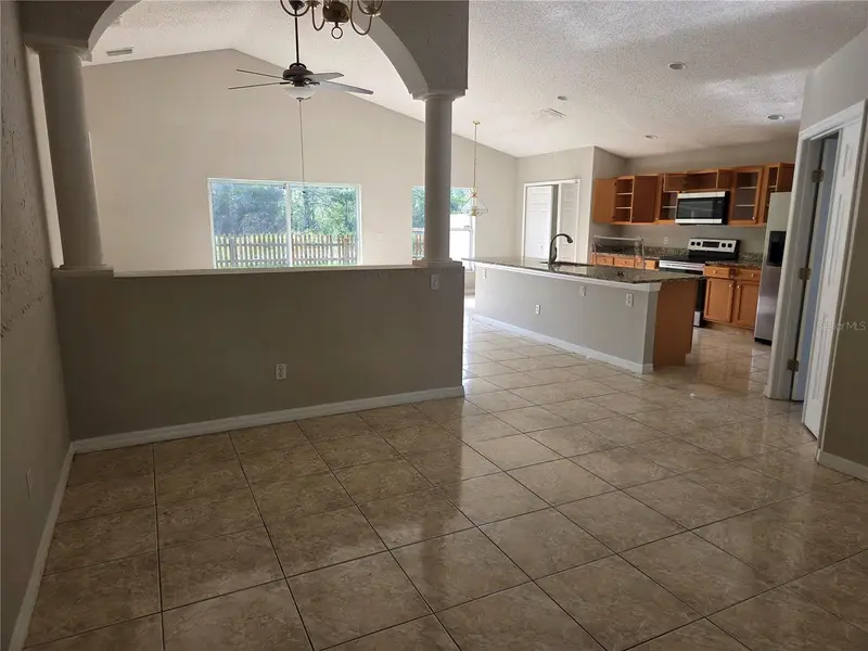 725 Robin Ct, FL