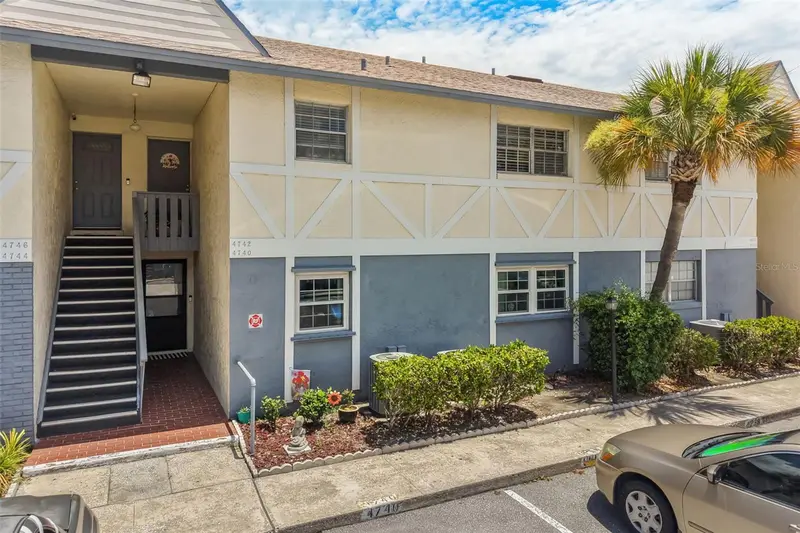 4740 Avon Ct #4740, FL
