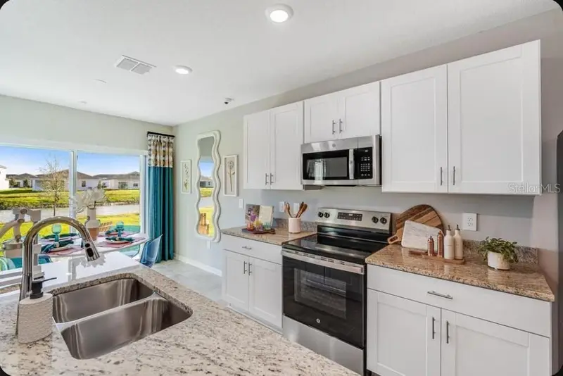 6518 Equinox Ln, FL