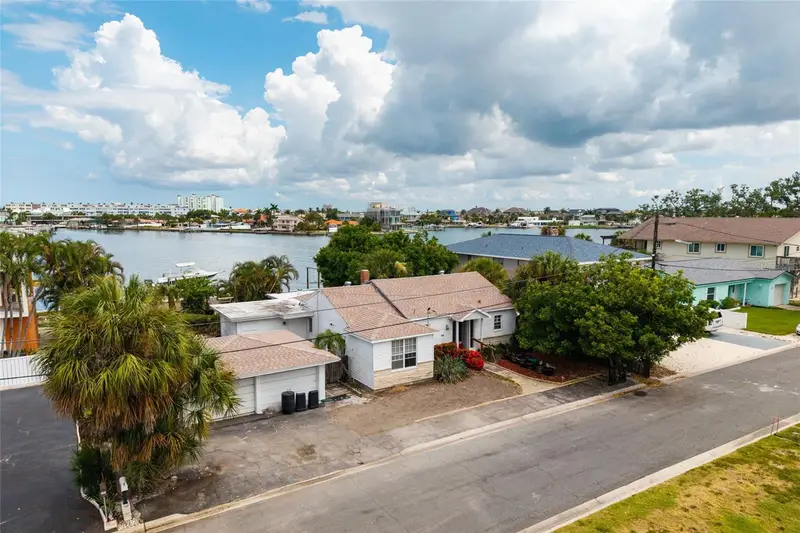 216 Punta Vista Dr, FL