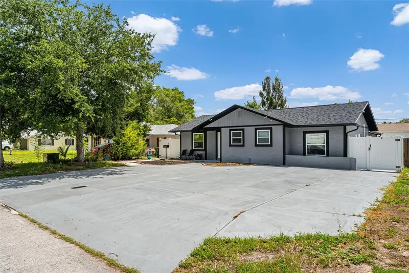 1305 29th St W, FL