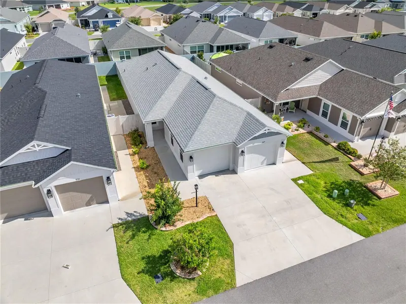 517 Lamington Ln, FL