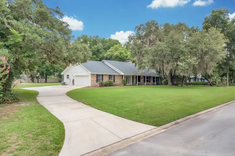 112 Forest Park Ct, FL