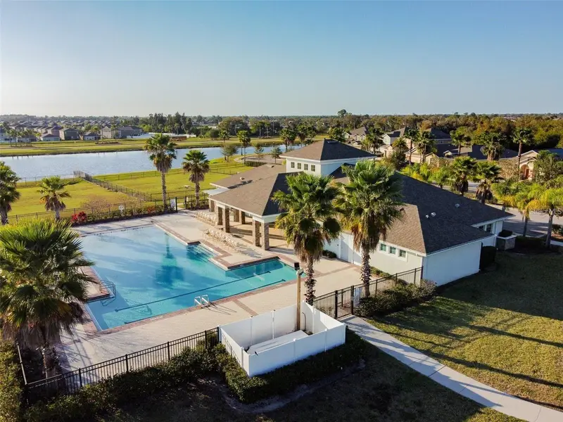 909 Meadow Glade Dr, FL