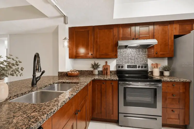 3157 Landmark Dr #414, FL