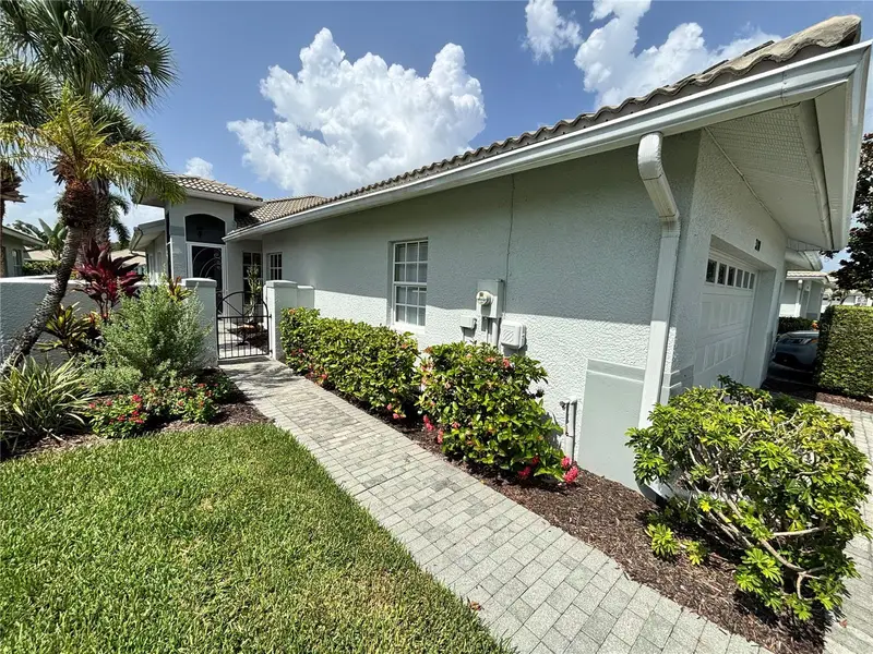 310 Reclinata Cir, FL