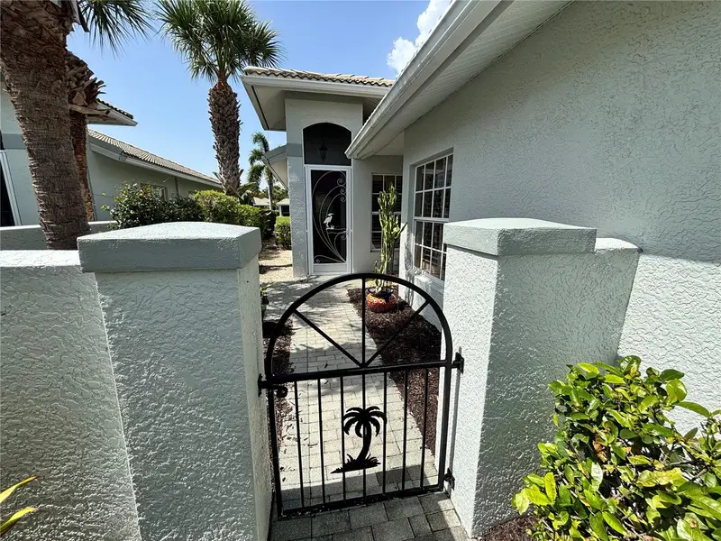 310 Reclinata Cir, FL