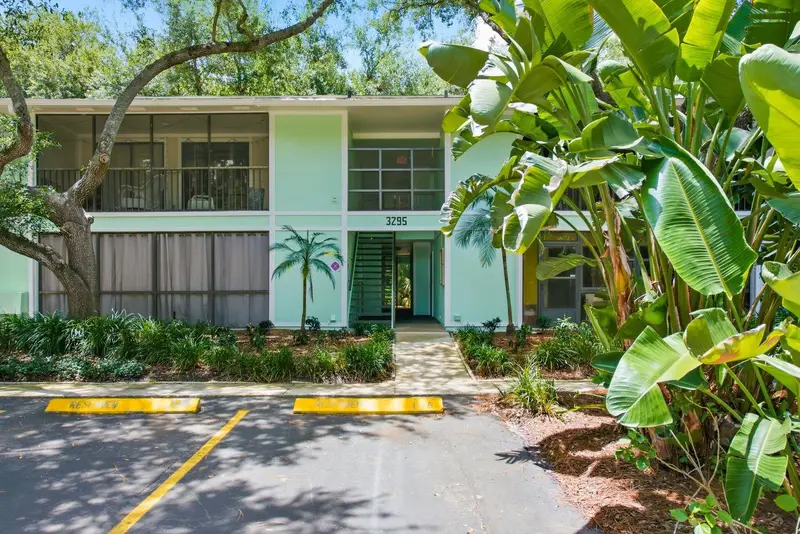 3295 Fox Chase Cir N #207, FL