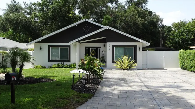 3227 W Spruce St, FL