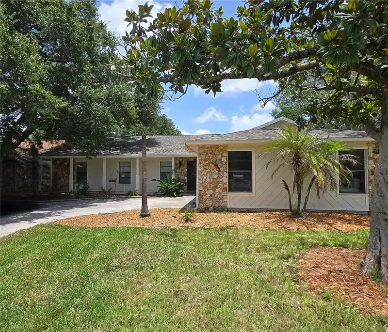 773 Coach Light Dr, FL