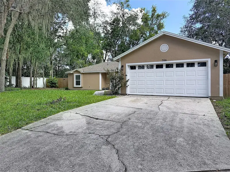 706 Old Creek Ct, FL