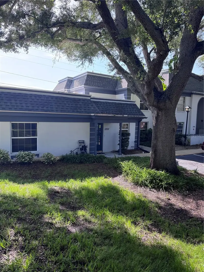1201 N Mcmullen Booth Rd, FL