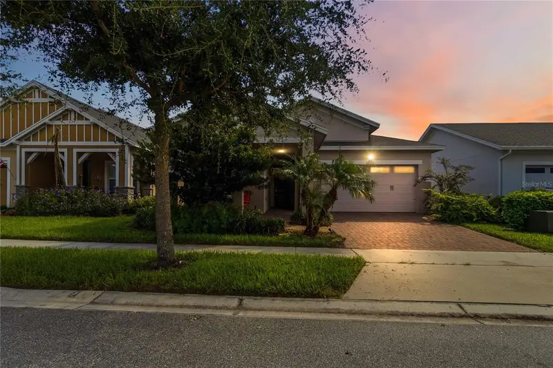 5023 Sunfalls Ave, FL