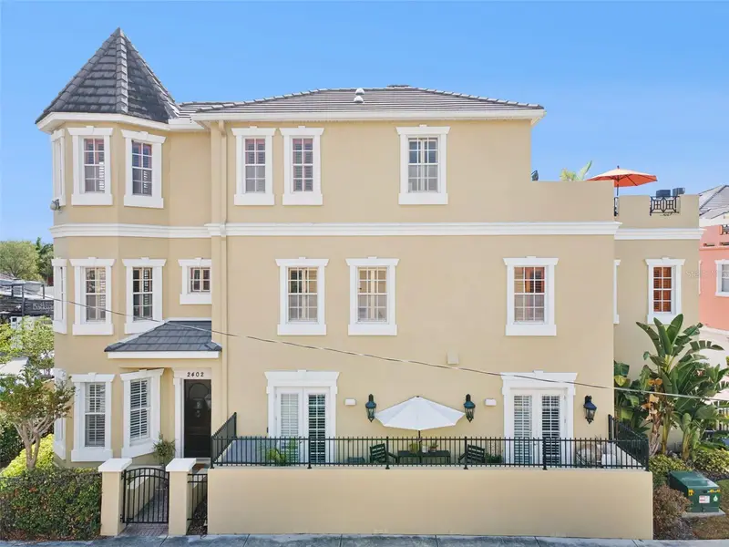 2402 Victoria Gardens Ln, FL