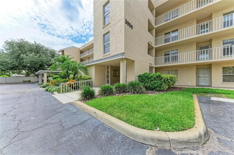 3980 Ironwood Cir #301, FL