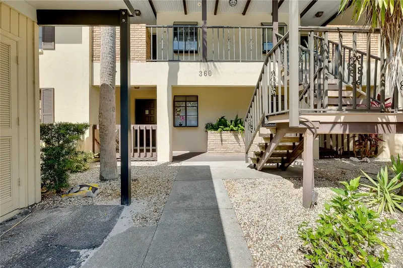 360 Three Lakes Ln #E, FL