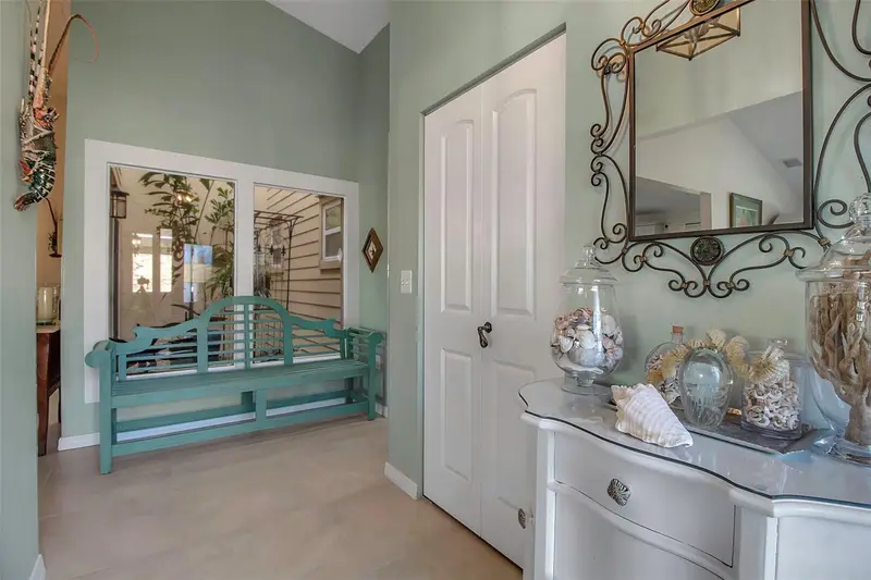 3410 Avenida Madera #B, FL