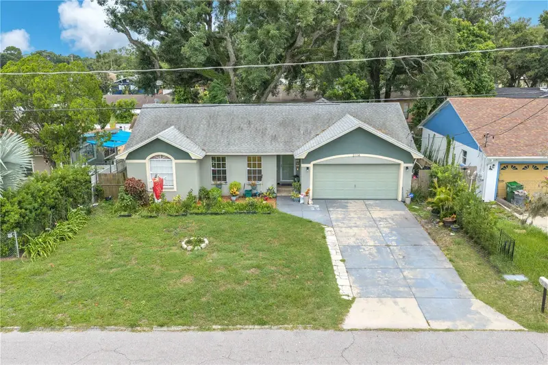 2114 W Hanna Ave, FL