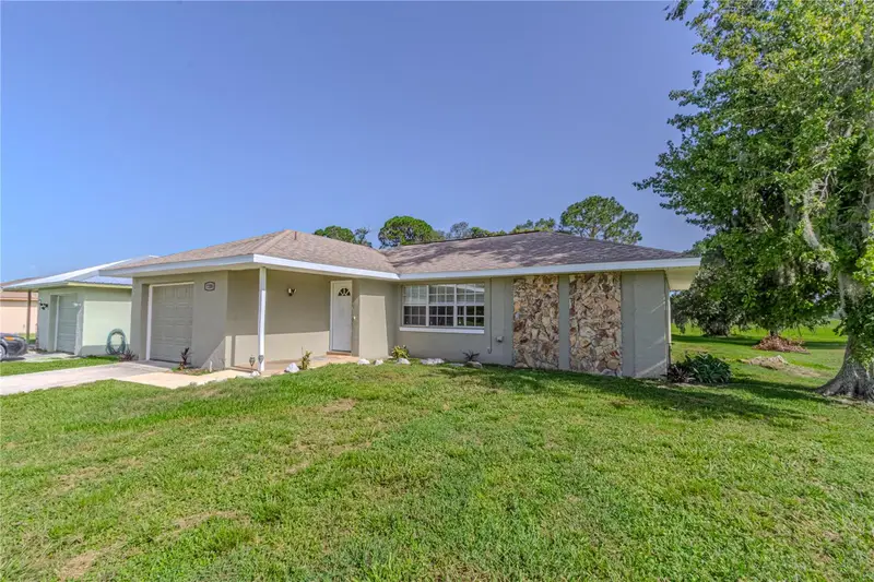 7208 Honeysuckle Dr, FL
