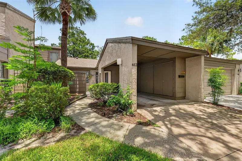 612 Woodridge Dr, FL
