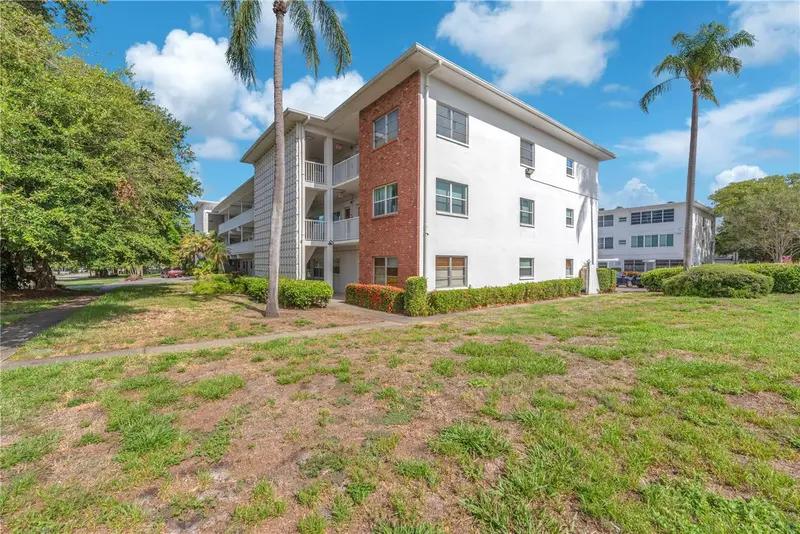 5155 9th Ave N #211, FL