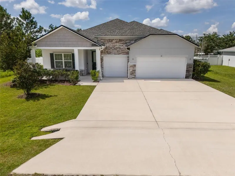 21 Lancelot Dr, FL