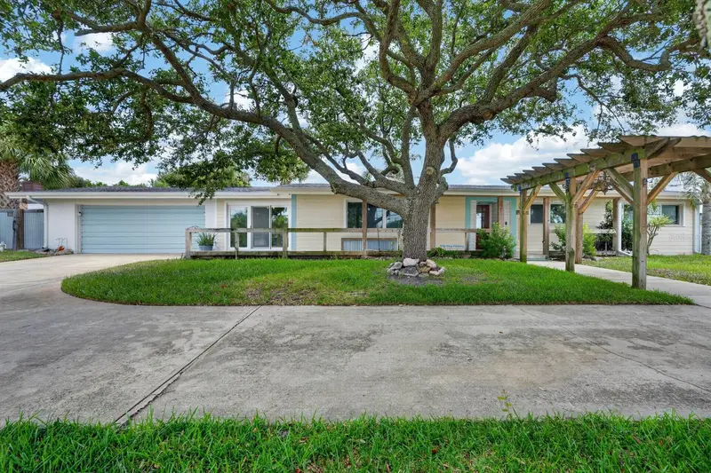 2071 S Peninsula Dr, FL