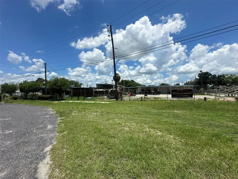 1701 W Memorial Blvd, FL
