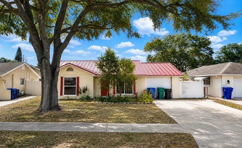 6834 Greenwich Ave, FL