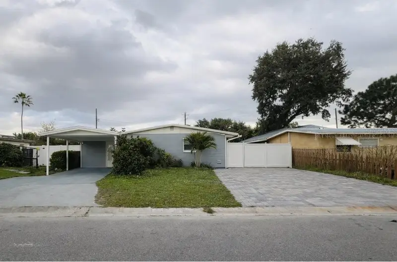 2615 N Beaumont Ave, FL