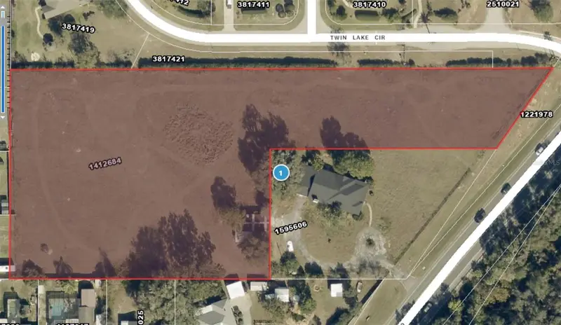 Twin Lake Cir, FL
