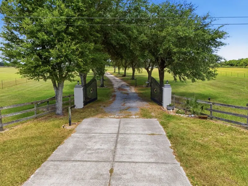 11748 Ne Jacksonville Rd, FL