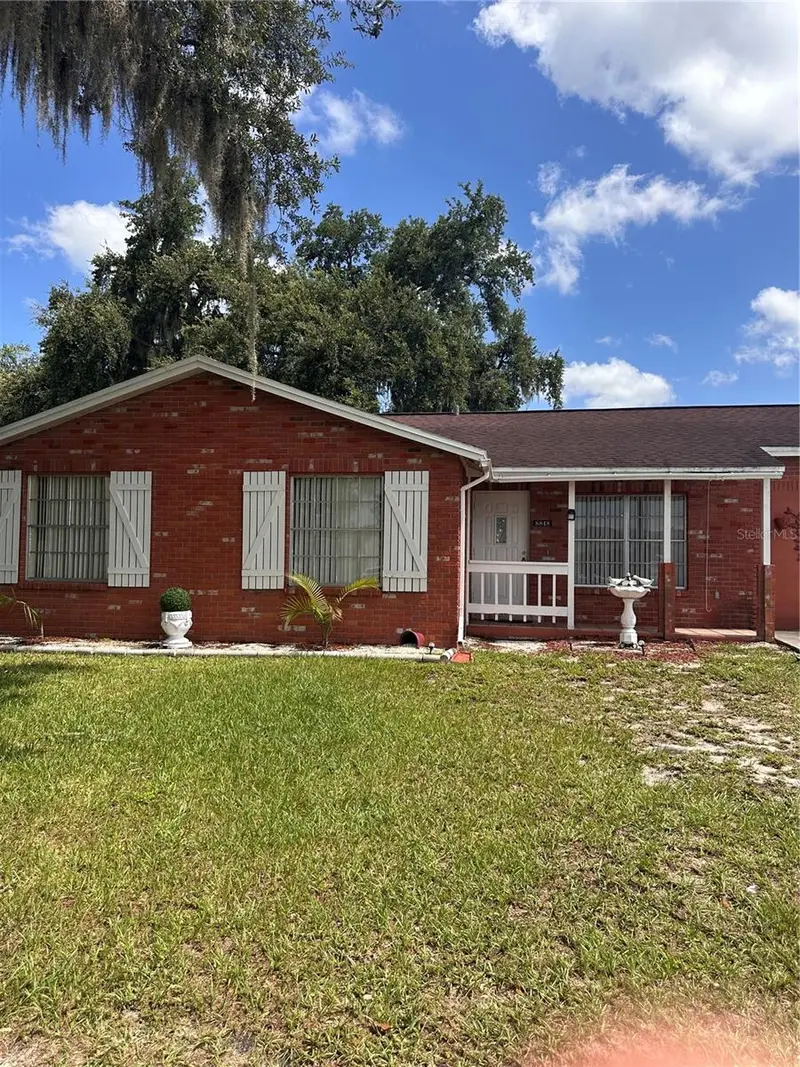 8848 Oak Cir, FL