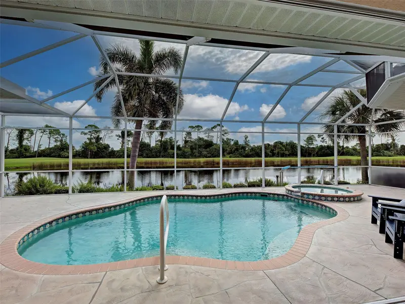 692 Egret Walk Ln, FL